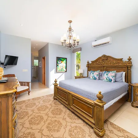 Beachfront Potrero - Nice 7-Br Villa, Private Cook Included - Casa Royal
