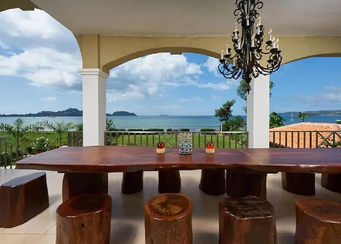 Beachfront - 7-br Villa, Private Cook Included - Casa Royal *