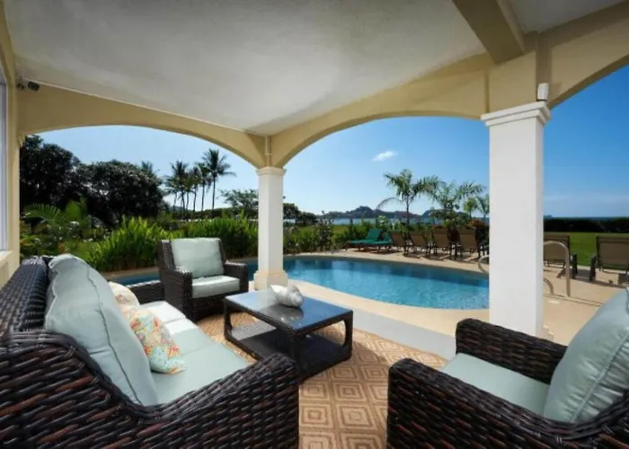 Beachfront - 7-br Villa, Private Cook Included - Casa Royal Villa *