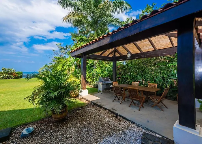 Beachfront - 7-br Villa, Private Cook Included - Casa Royal Villa