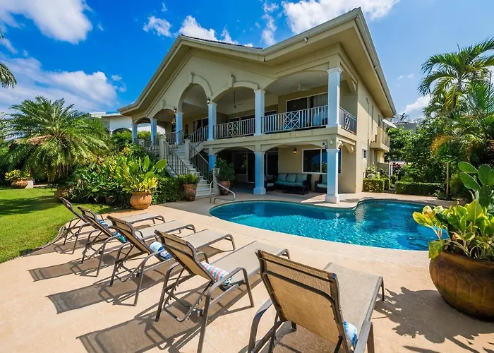 Beachfront - 7-br Villa, Private Cook Included - Casa Royal Villa *