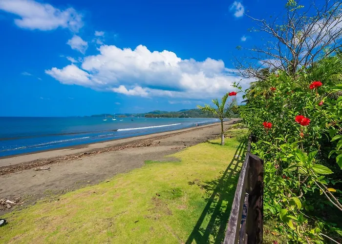 Beachfront - 7-br Villa, Private Cook Included - Casa Royal * Potrero (Guanacaste)