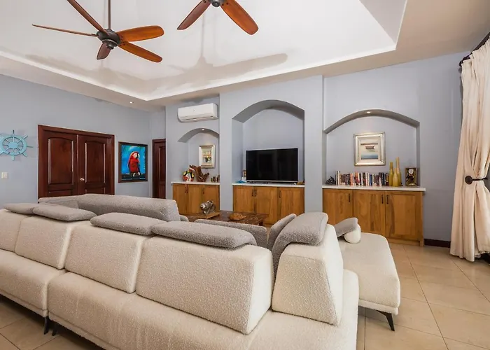 Beachfront - 7-br Villa, Private Cook Included - Casa Royal Villa Potrero (Guanacaste)