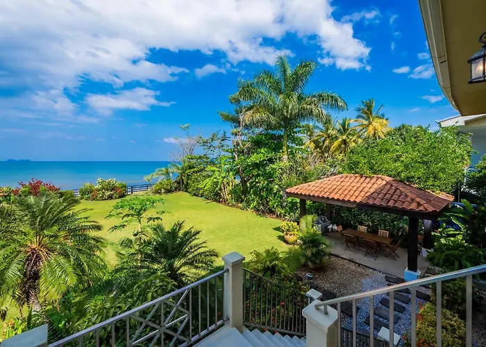 Beachfront - 7-br Villa, Private Cook Included - Casa Royal *