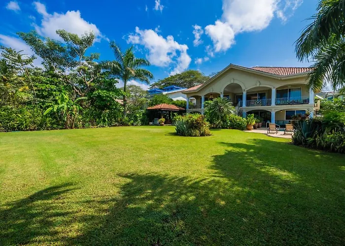 Beachfront - 7-br Villa, Private Cook Included - Casa Royal Villa *