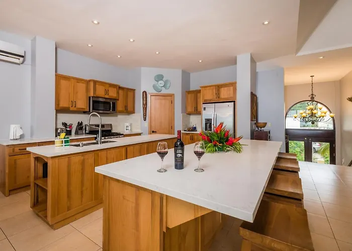 Beachfront - 7-br Villa, Private Cook Included - Casa Royal * Potrero (Guanacaste)
