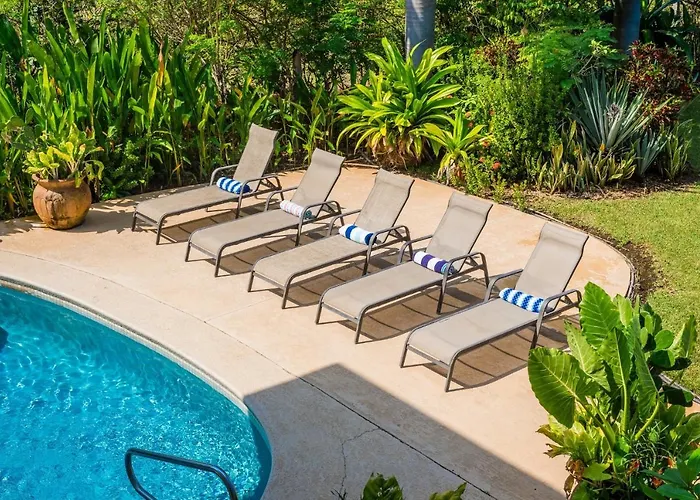 Villa Beachfront - 7-br Villa, Private Cook Included - Casa Royal *