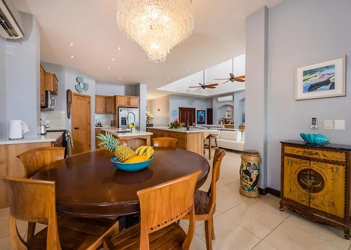Villa Beachfront - 7-br Villa, Private Cook Included - Casa Royal *