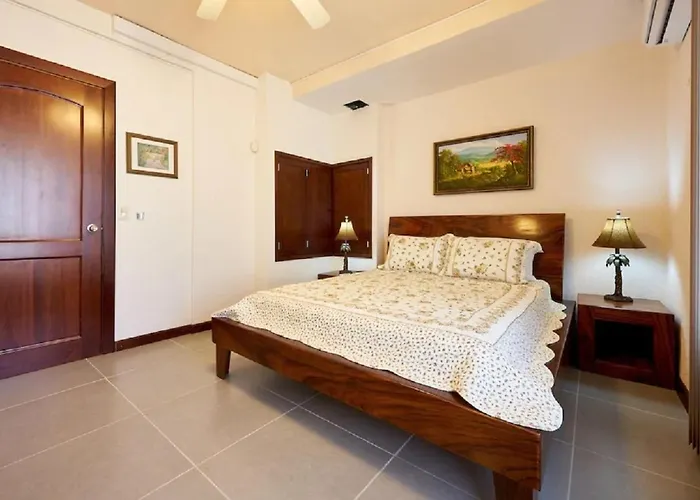Villa Beachfront - 7-br Villa, Private Cook Included - Casa Royal *